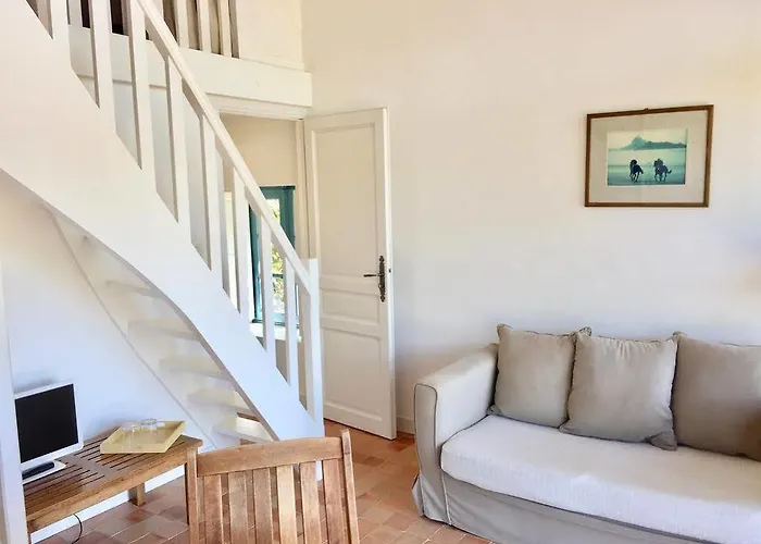 Le Domaine De Belleville 3* Dragey-Ronthon